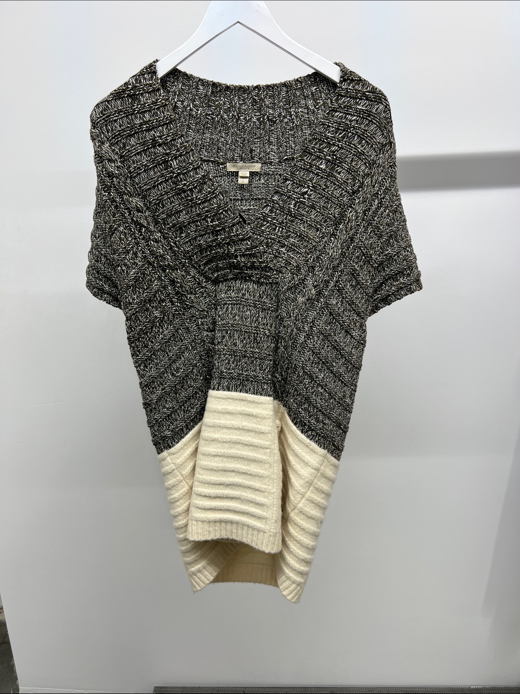 Burberry Two-Tone V-Neck Knit Sweater In Gray And Cream